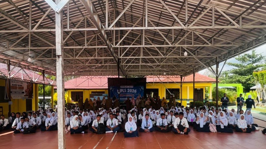 Mengenal, Beradaptasi, dan Bertumbuh! Hari Kedua MPLS Ramah SMAN 1 Balai Riam Bekali Murid Baru Memahami Kurikulum dan Kehidupan Sekolah