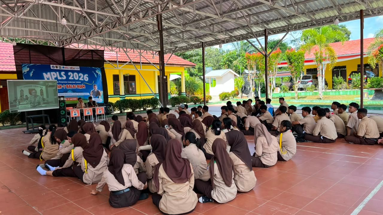 Membuka Jalan Menuju Pengabdian untuk Negeri! Murid Kelas XII SMAN 1 Balai Riam Ikuti Sosialisasi Taruna Akademi Militer Angkatan Darat
