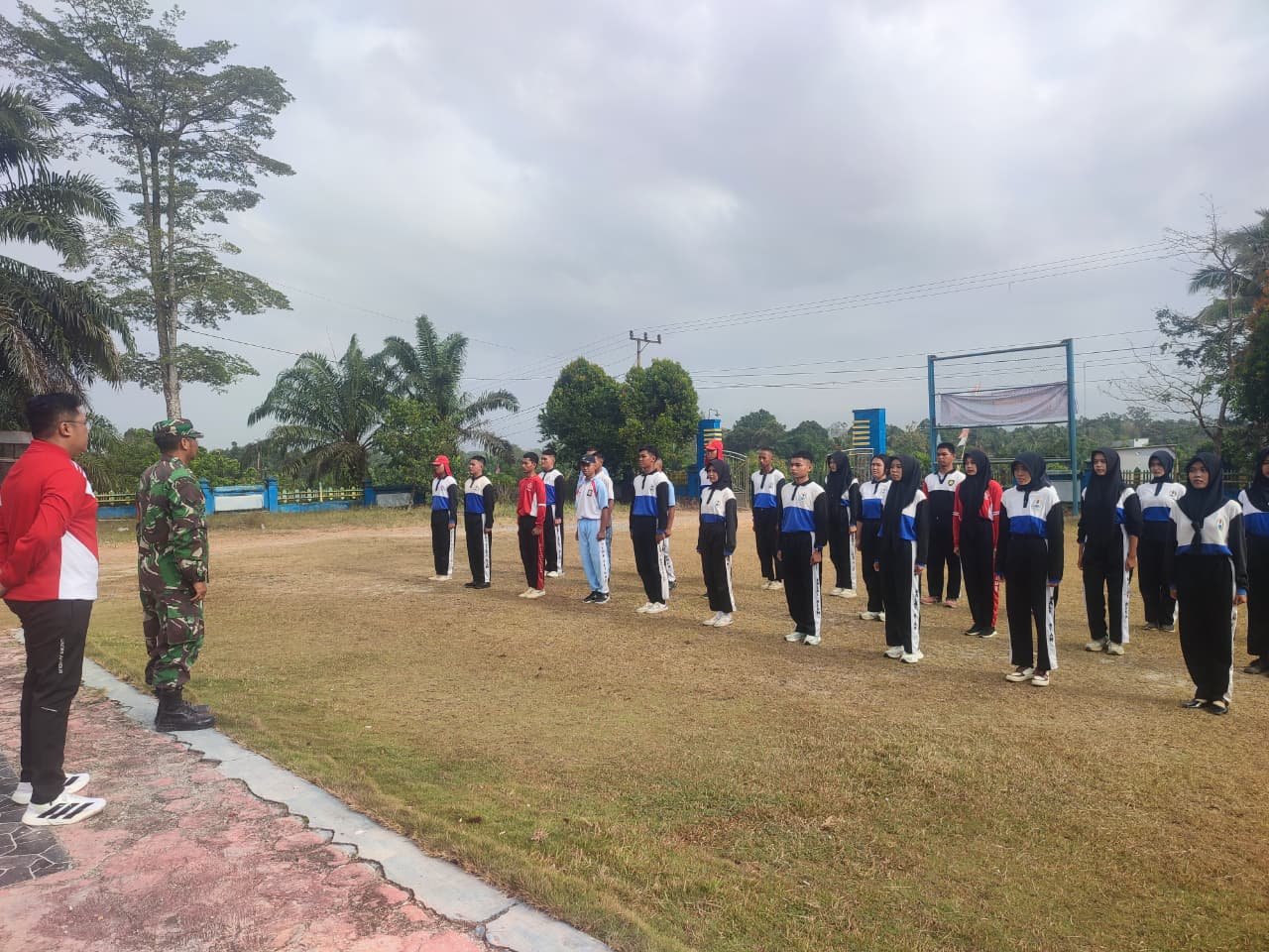 Siap Mengibarkan Merah Putih! Sebanyak 27 Murid SMAN 1 Balai Riam Ikuti Latihan PASKIBRA Tingkat Kecamatan Balai Riam Tahun 2026