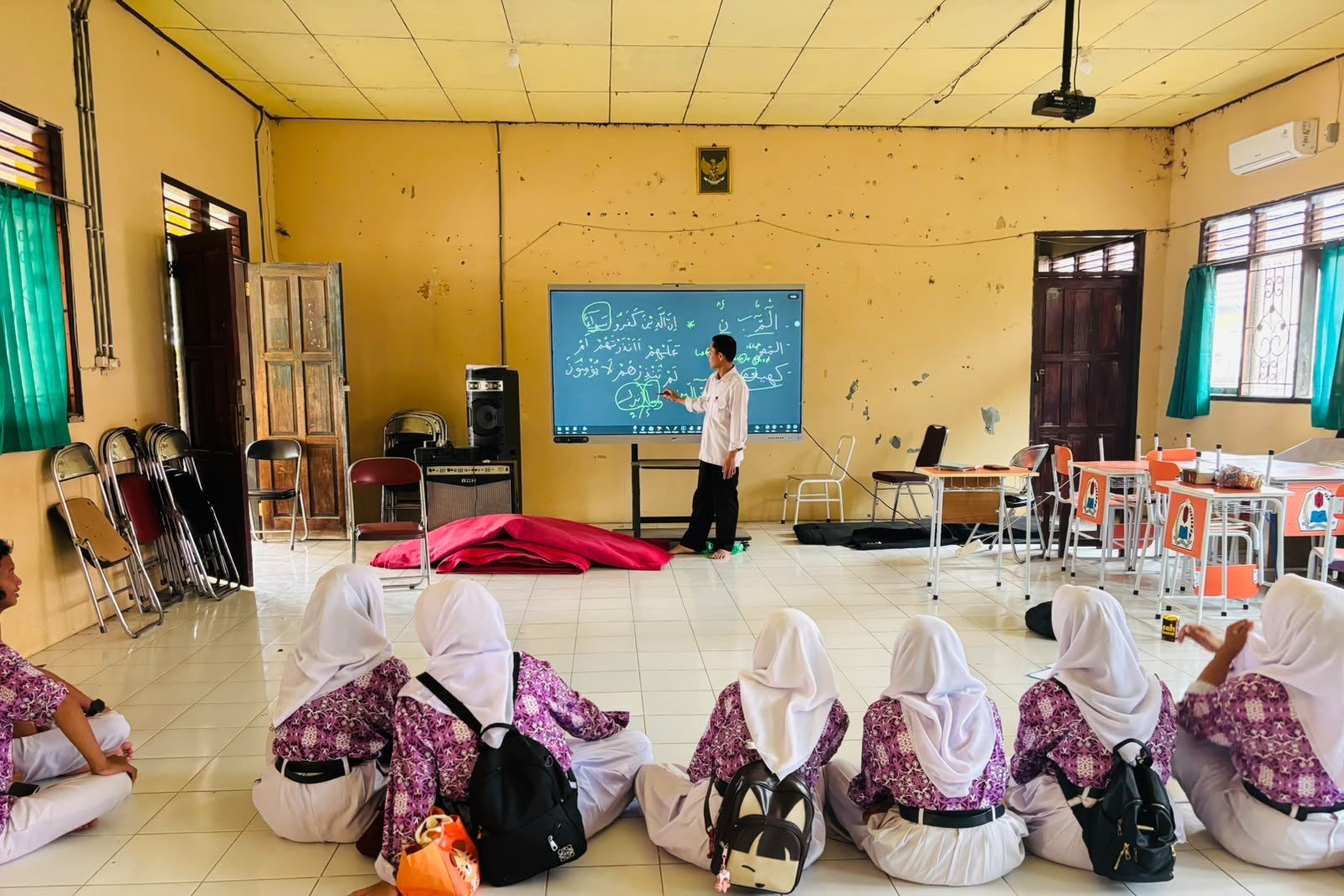 Bel Pulang Berbunyi, Semangat Mengaji Tetap Menyala! Murid SMAN 1 Balai Riam Antusias Ikuti Ekskul ROHIS